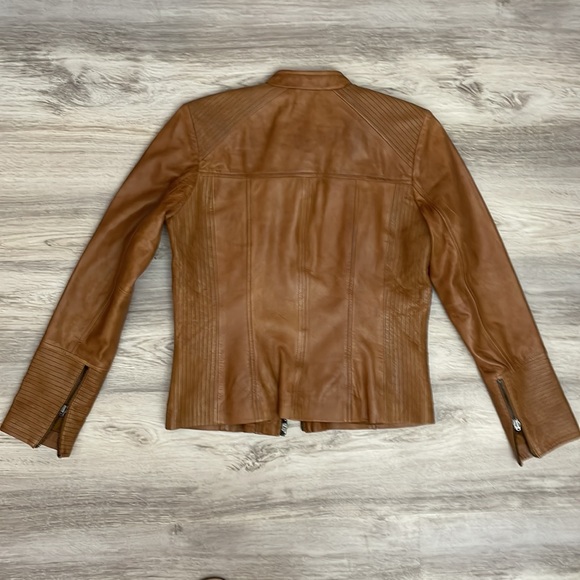 EUC - Bernardo Tan 100% Leather Women's Zip Front Racer Jacket Size Small - Picture 8 of 17
